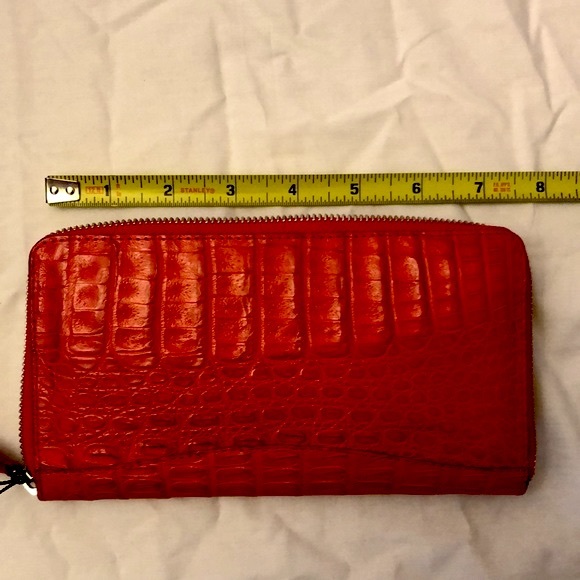 Red Crocodile Genuine Women's Wallet - Picture 3 of 10